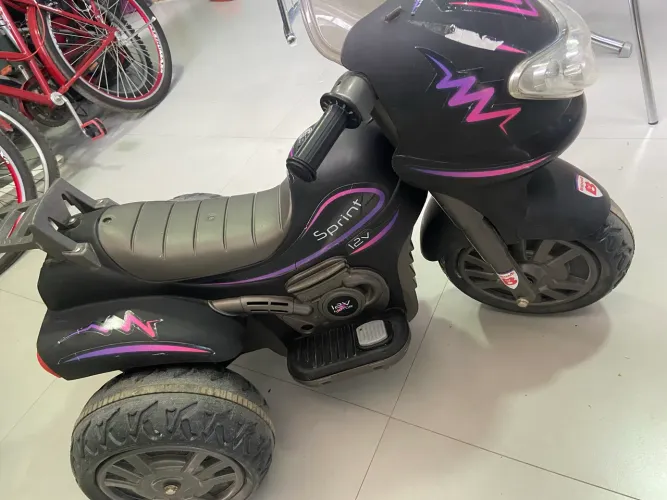 Moto elétrica infantil 
