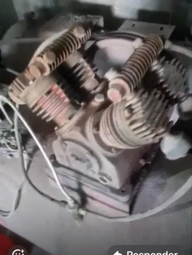 Vendo compressor de 10 ps valor de 1.600,00 em ótimo estado