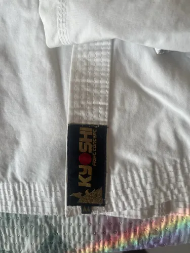 Kimono adulto para karatê tipo PA tam. A4 seminovo