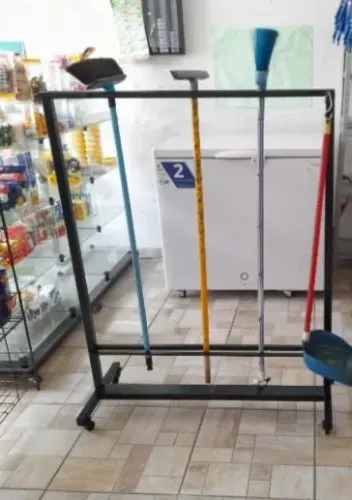 Suporte para Vassouras
