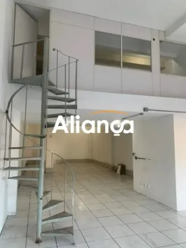Excelente loja comercial para locação na Av. Flores da Cunha - Cachoeirinha/RS