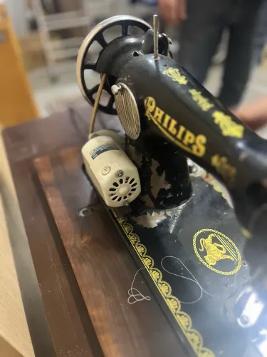 Máquina de costura antiga