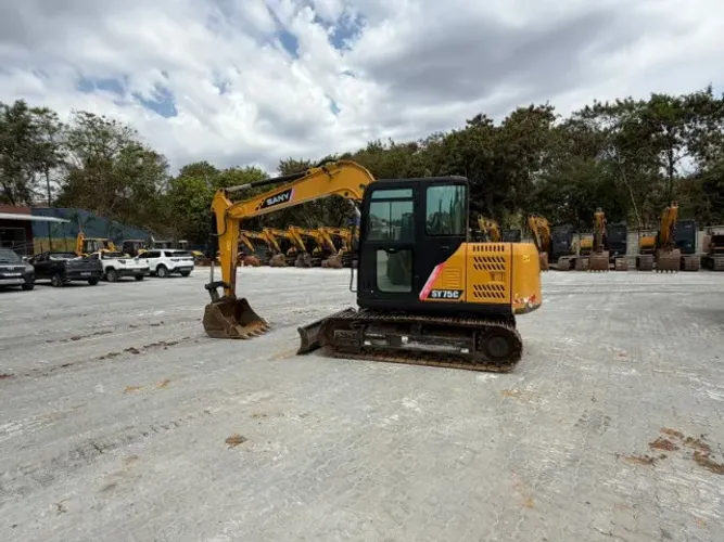 MINI ESCAVADEIRA SANY SY75C 2024 