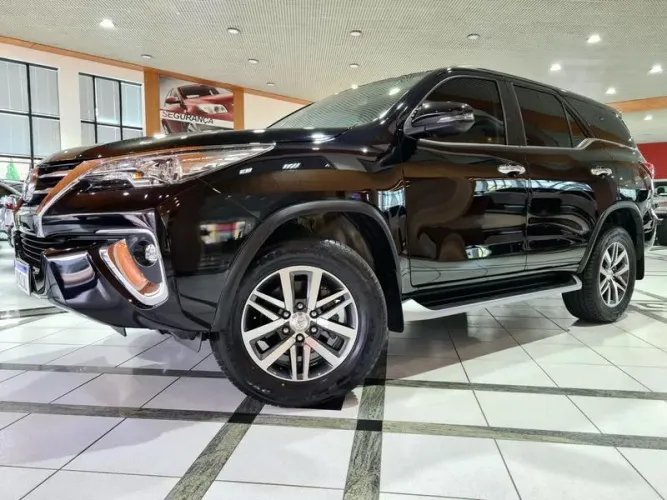 Toyota Hilux SW4 SRX 4X4 2.8 TDI 16V Dies. Aut. 2018