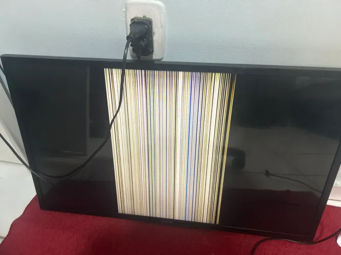Tv Samsung 32 polegadas com defeito básico