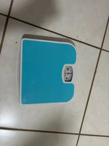 Vendo balança de chão para até 130 kg