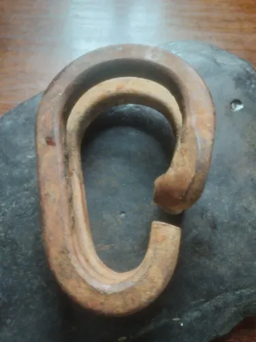 Gancho Artesanal de Ferro Fundido ? Funcional e Decorativo