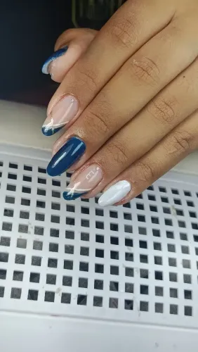 Manicure e Nail designer a domicílio!