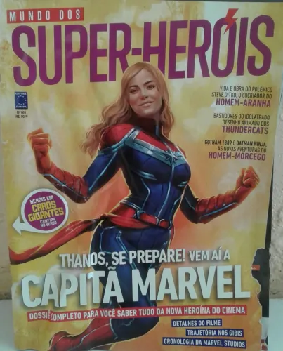 Revista Mundo dos Super Heróis Capitã Marvel Vingadores