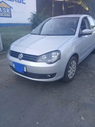 Volkswagen Polo Sedan 1.6 MI Total Flex 8V 4P 2014