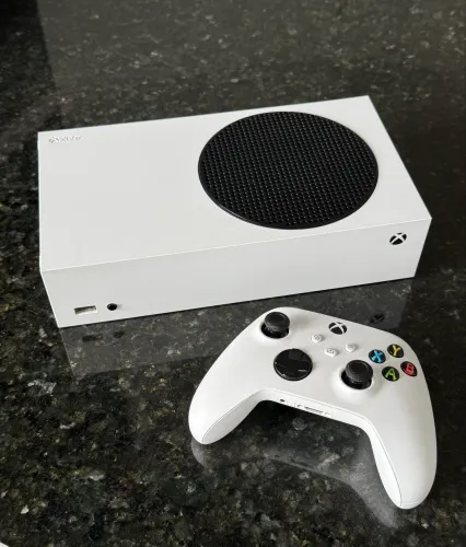 Xbox Series S funcionando perfeitamente pronto para o uso