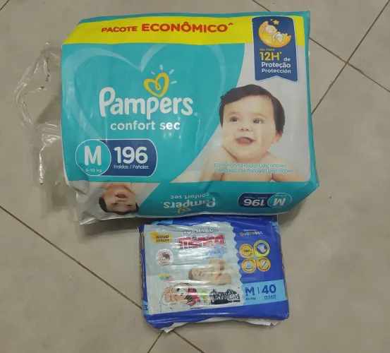 Fralda Pampers M confort sec + turma da Monica M 40 unidades