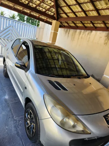 Peugeot 207 Sedan Passion XR 1.4 Flex 8V 4P 2011