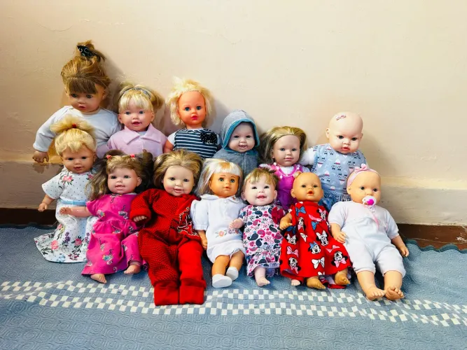 LOTE COM LINDAS BONECAS EM ÓTIMO ESTADO DE CONSERVAÇÃO 