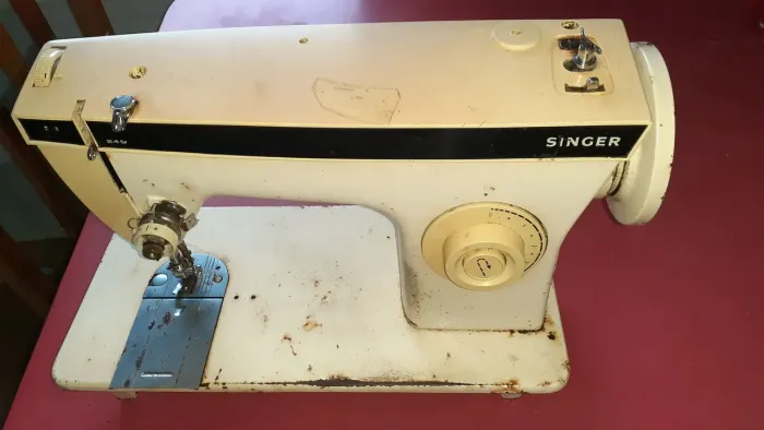 Máquina de Costura Singer 249 - Clássica e Robusta