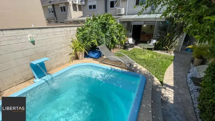Casa em Condomínio 4 Dormitórios com Suíte no Lindoia - Porto Alegre