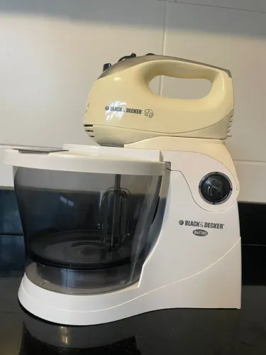 Batedeira black Decker BAT 300