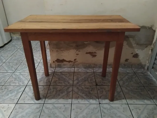 Mesa de Cedro