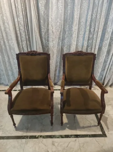 Par de Poltronas Estilo Luís XVI Madeira Nobre Entalhada - Veludo Anos 1940