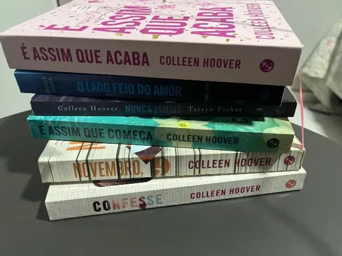 Coleção de livros collen hoover