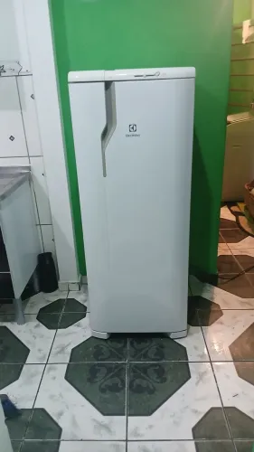 Geladeira electrolux 240 litros 220v ( ENTREGO)