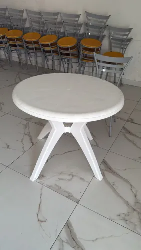 Mesa plástica