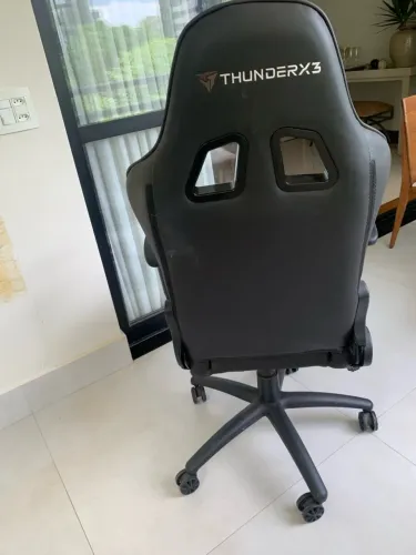 Cadeira para jogos ou estudo, confortável . Não faço entrega.