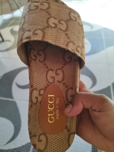 Chinelo gucci