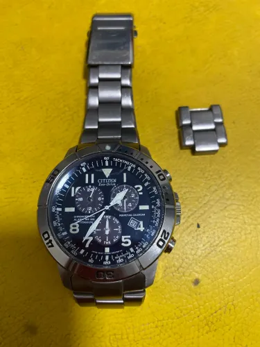 Relógio citizen eco drive titânio calendário perpétuo