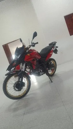 XRE 300 2015 no padrão