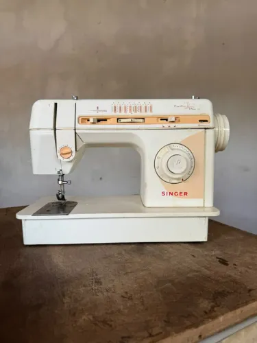 Máquina de Costura Singer Facilita Plus - com Entrega Grátis