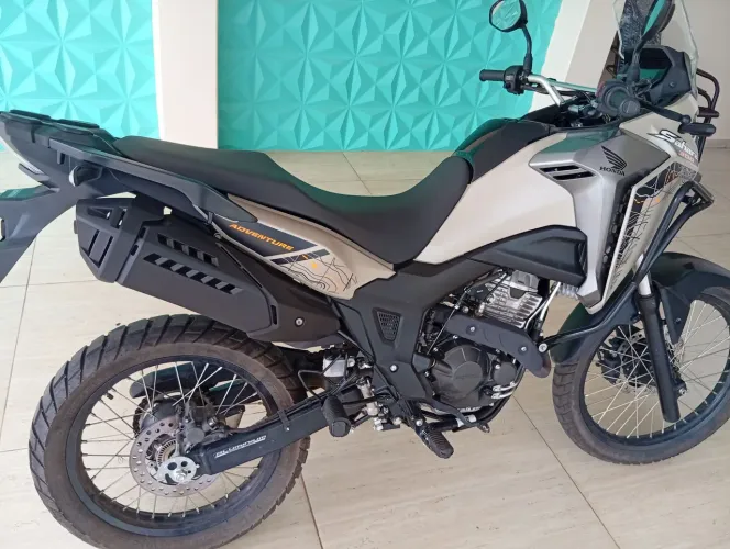 Honda XRE Sahara Adventure 300 2025