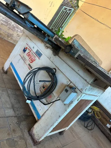 Vendo circular esquadrejadera com motor de 3.5 kv mono fase 