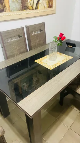 Doação de Mesa 6 Caíras com Vidro