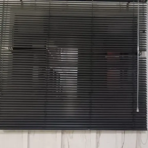  Persianas 1 unidade na cor preta