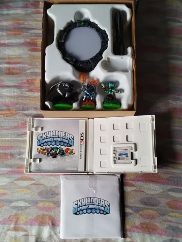 Jogo Nintendo 3DS Spyros Adventure Starter Pack 100% completo