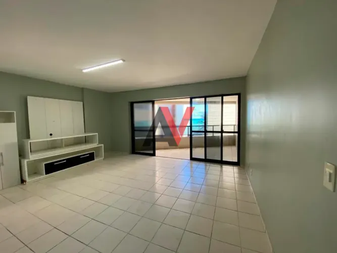 AV - Locação/ Espaçoso 4 suítes na beira mar de Boa Viagem/ Lazer completo!