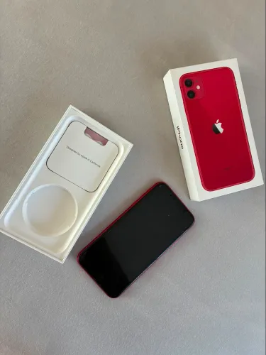 iPhone 11 vermelho 64GB