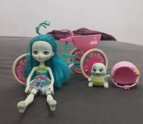 conjunto boneca enchantimals tartaruga passeio de bicicleta usado