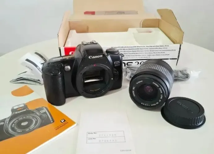 Vendo câmera fotográfica analógica EOS canon 
