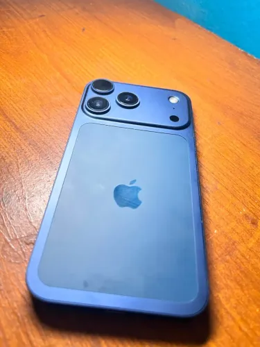 iPhone XR 64 GB - Tudo original, apenas a carcaça foi personalizada
