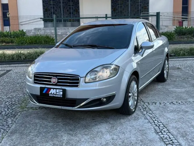 Fiat Linea Essence Dualogic 1.8 Flex 16V 4P 2015
