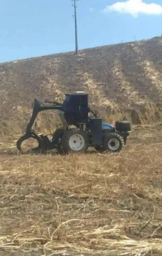 Carregadeira New Holland TS 6000 ano 2011 