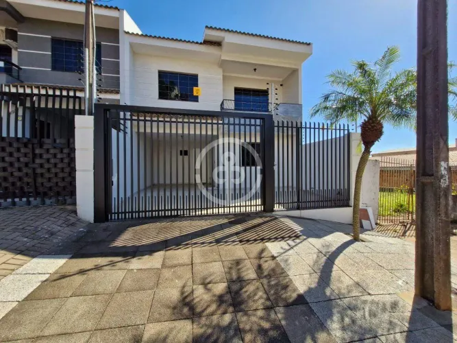 Sobrado com excelente localização, amplo e ideal para quem busca conforto e praticidade!
