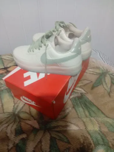 Tenis