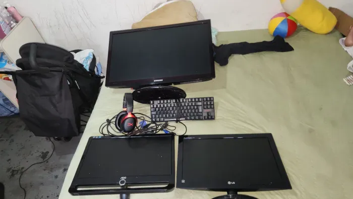 1 TV/ MONITOR 27 POL, 2 MONITORES VGA 21.5 POLEGADAS, TECLADO MECÂNICO REDRAGON, HEADSET !