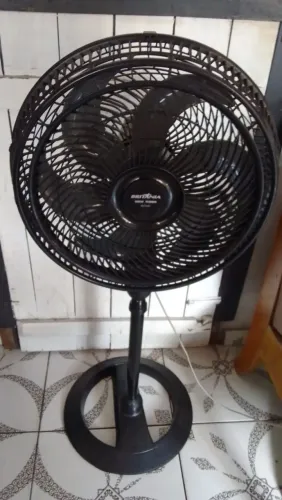 Vendo Ventilador Britânia de coluna em ótimas condições