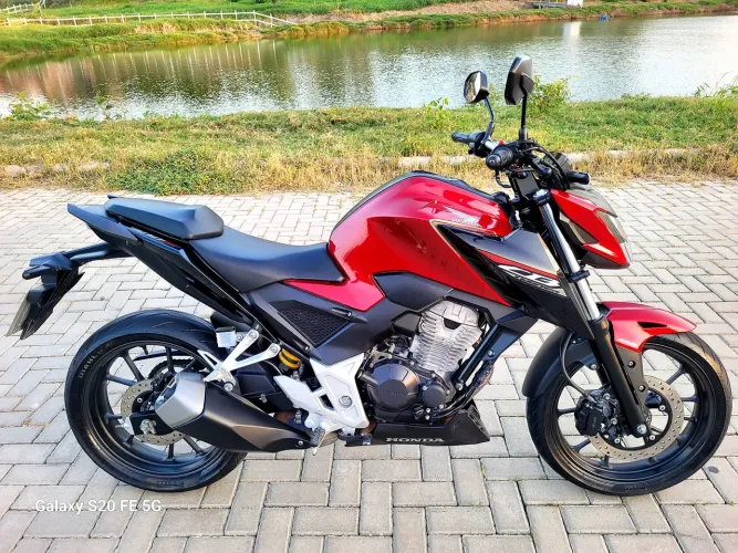 CB 300F TWISTER ABS - 2025 - 8.700 KM