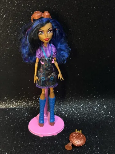 Monster High Robecca Art Class