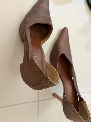 Scarpin marrom